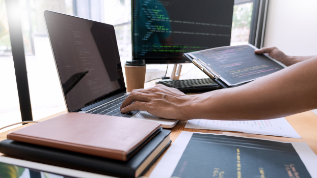 “危“”机“并存,五位网络安全大咖预警2025年安全态势